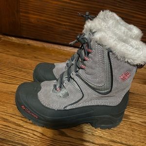 Girl’s Columbia snow boots. NWOT. Only tried on in house. Never worn.